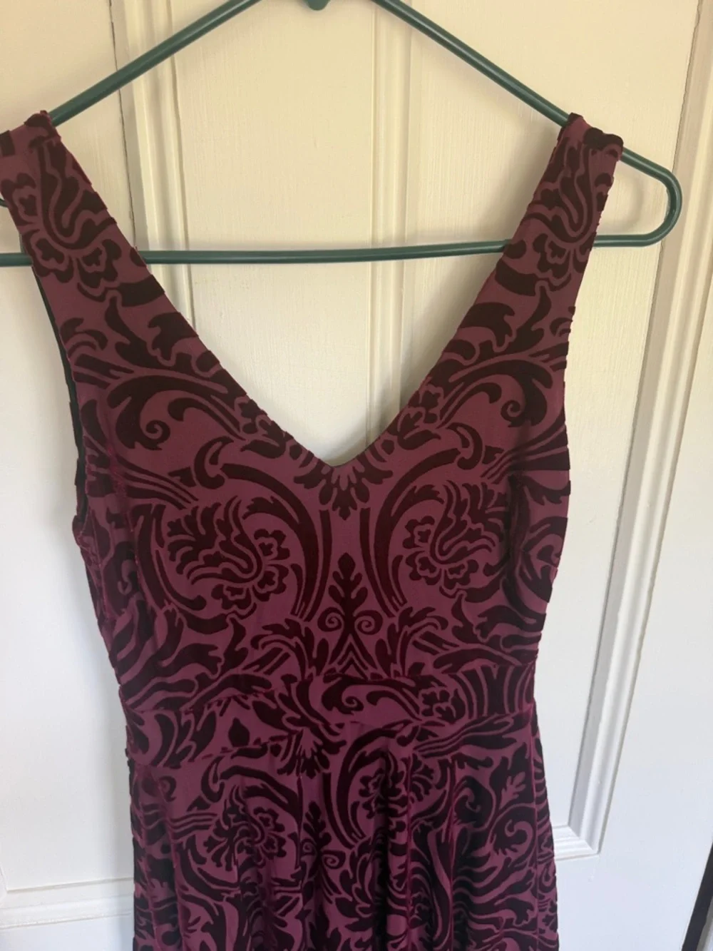Women's V-Neck Velvet Burnout Dress in Burgundy